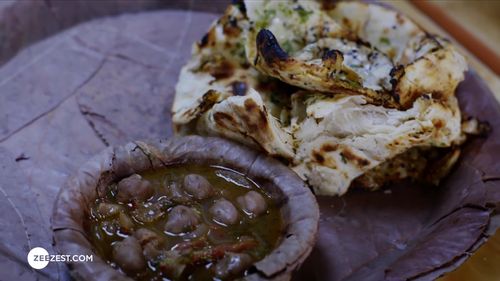 Amritsari Kulcha Chole